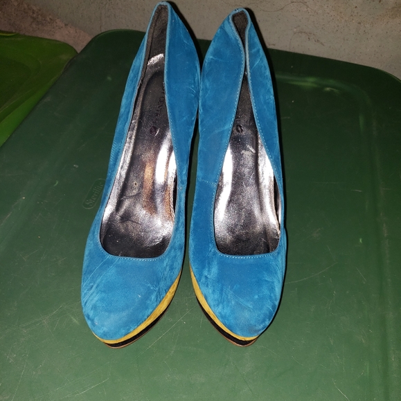 Shoe - Picture 4 of 8